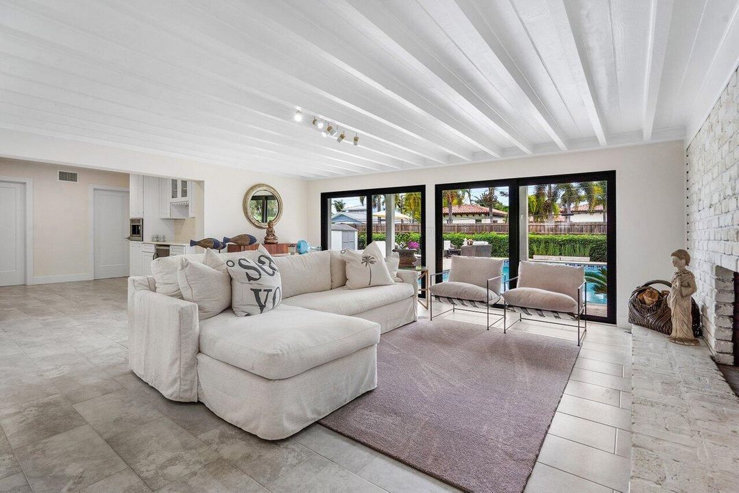 For Rent: $18,000 (3 beds, 2 baths, 2028 Square Feet)