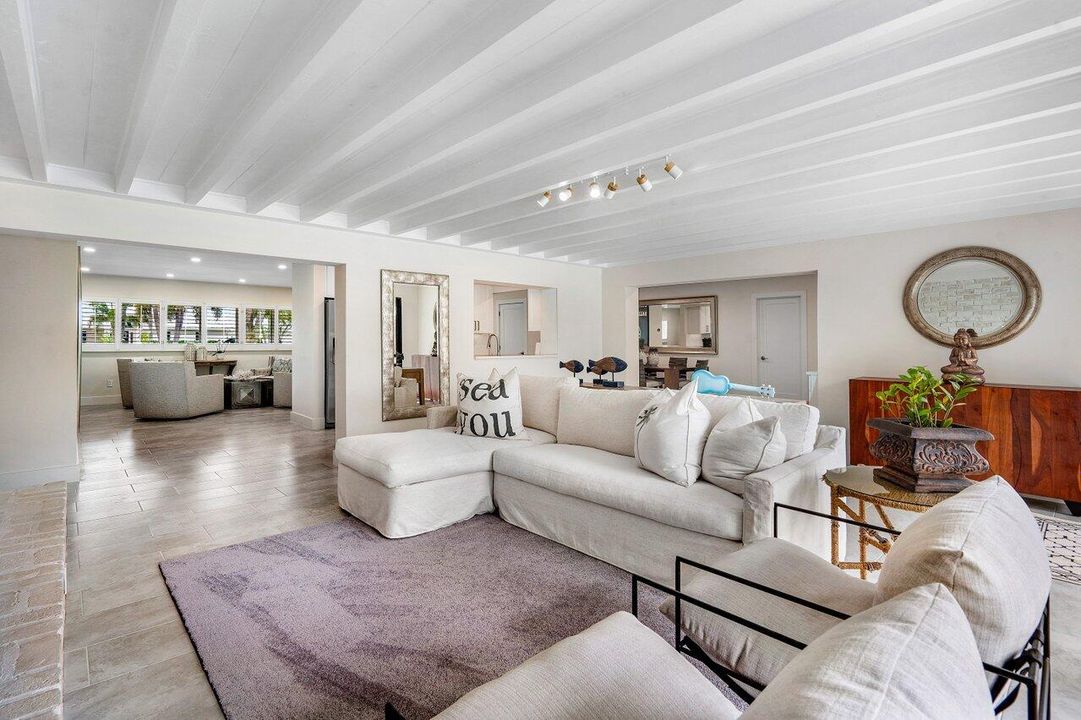 For Rent: $18,000 (3 beds, 2 baths, 2028 Square Feet)