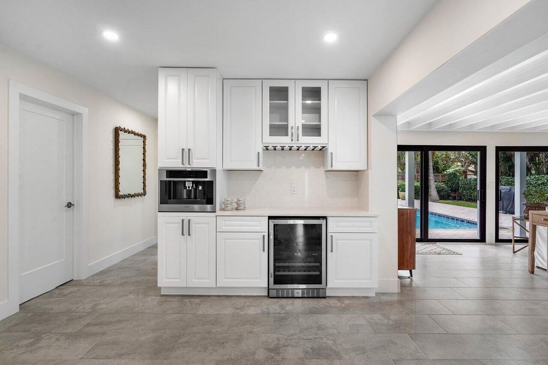 For Rent: $18,000 (3 beds, 2 baths, 2028 Square Feet)