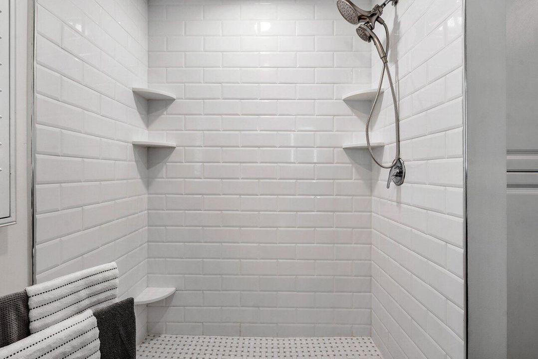 For Rent: $18,000 (3 beds, 2 baths, 2028 Square Feet)