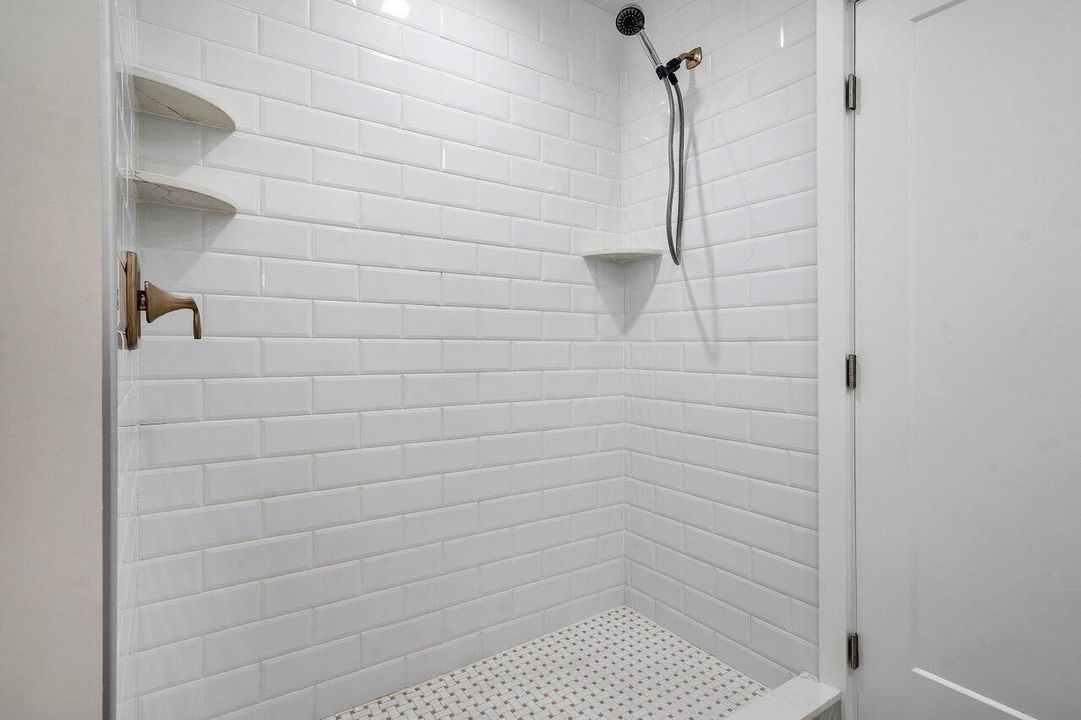 For Rent: $18,000 (3 beds, 2 baths, 2028 Square Feet)