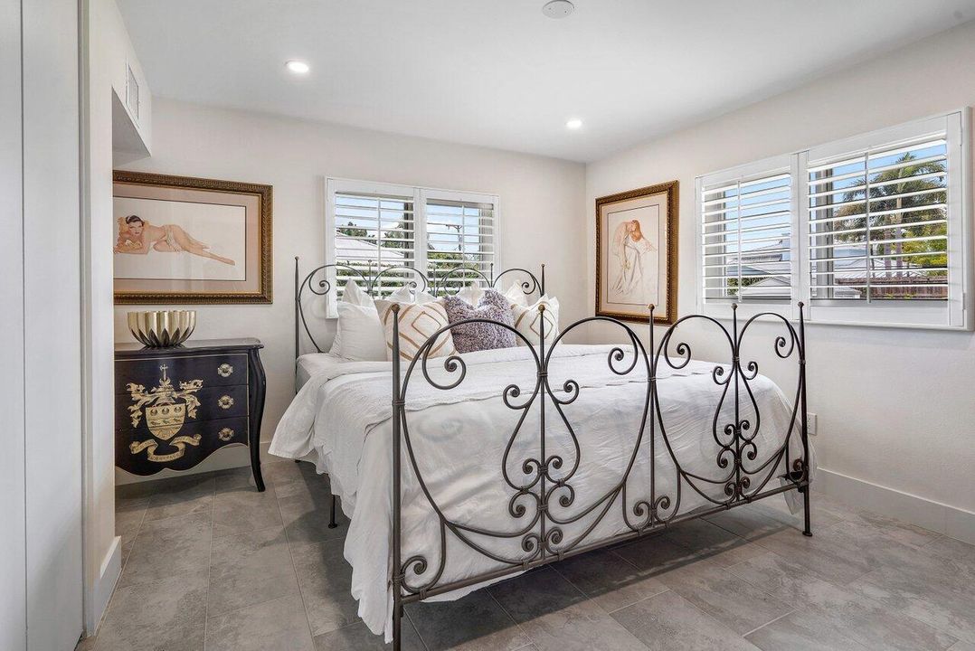 For Rent: $18,000 (3 beds, 2 baths, 2028 Square Feet)