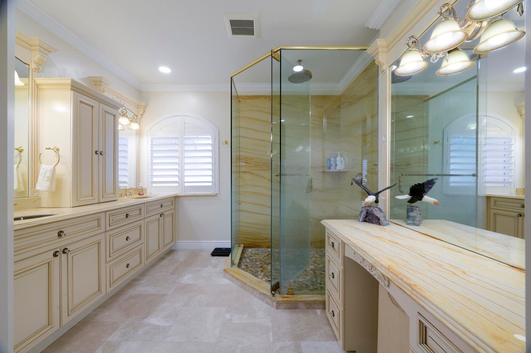 En Venta: $800,000 (4 camas, 2 baños, 2655 Pies cuadrados)