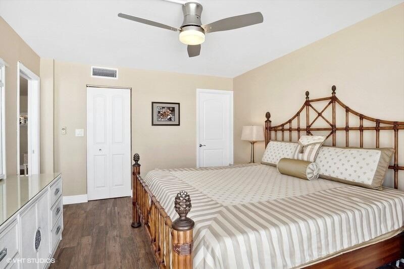 待售: $449,000 (2 贝兹, 2 浴室, 1023 平方英尺)