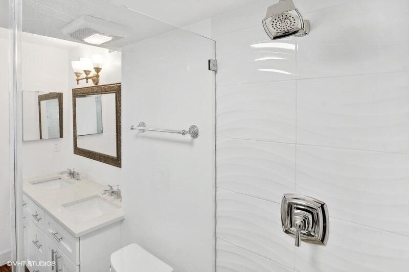 待售: $449,000 (2 贝兹, 2 浴室, 1023 平方英尺)