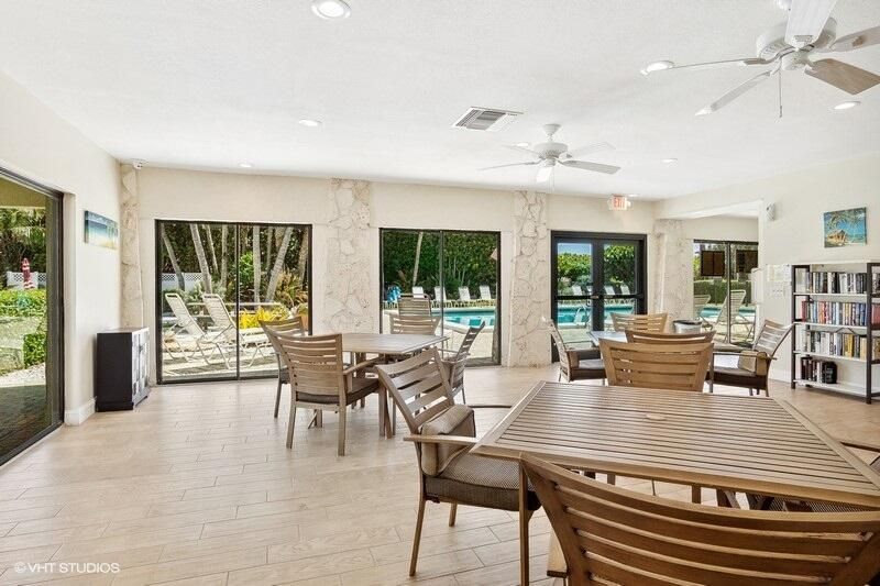 待售: $449,000 (2 贝兹, 2 浴室, 1023 平方英尺)