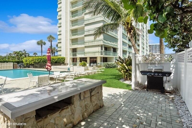 待售: $449,000 (2 贝兹, 2 浴室, 1023 平方英尺)