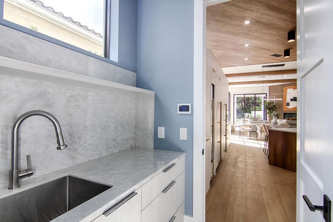 For Sale: $2,895,000 (3 beds, 3 baths, 2356 Square Feet)