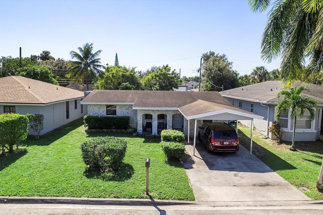 For Sale: $410,000 (4 beds, 2 baths, 1913 Square Feet)