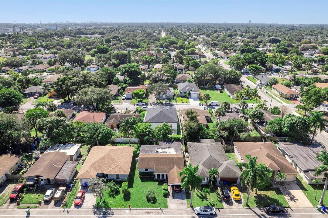 For Sale: $410,000 (4 beds, 2 baths, 1913 Square Feet)