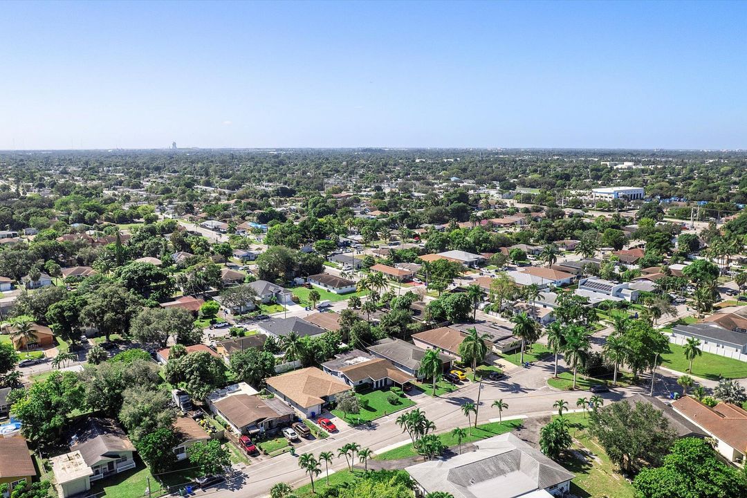 For Sale: $410,000 (4 beds, 2 baths, 1913 Square Feet)