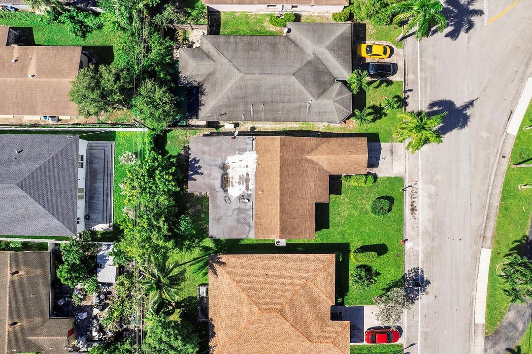 For Sale: $410,000 (4 beds, 2 baths, 1913 Square Feet)