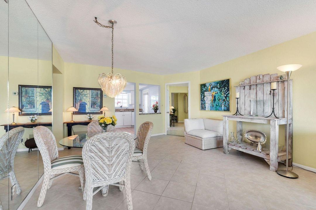 For Rent: $2,500 (2 beds, 2 baths, 1125 Square Feet)