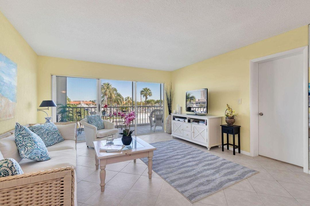 For Rent: $2,500 (2 beds, 2 baths, 1125 Square Feet)