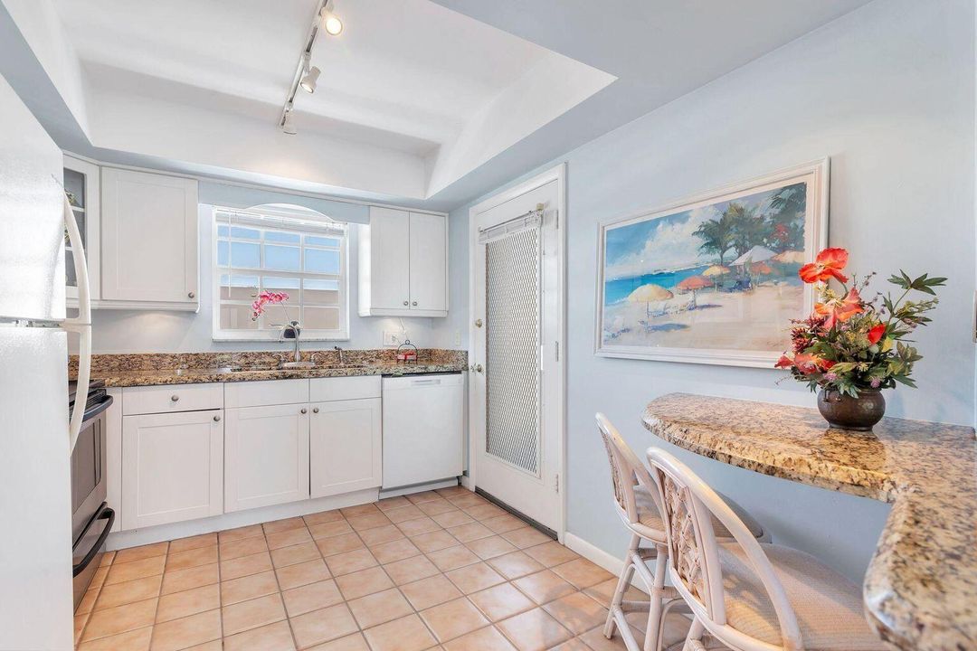 For Rent: $2,500 (2 beds, 2 baths, 1125 Square Feet)