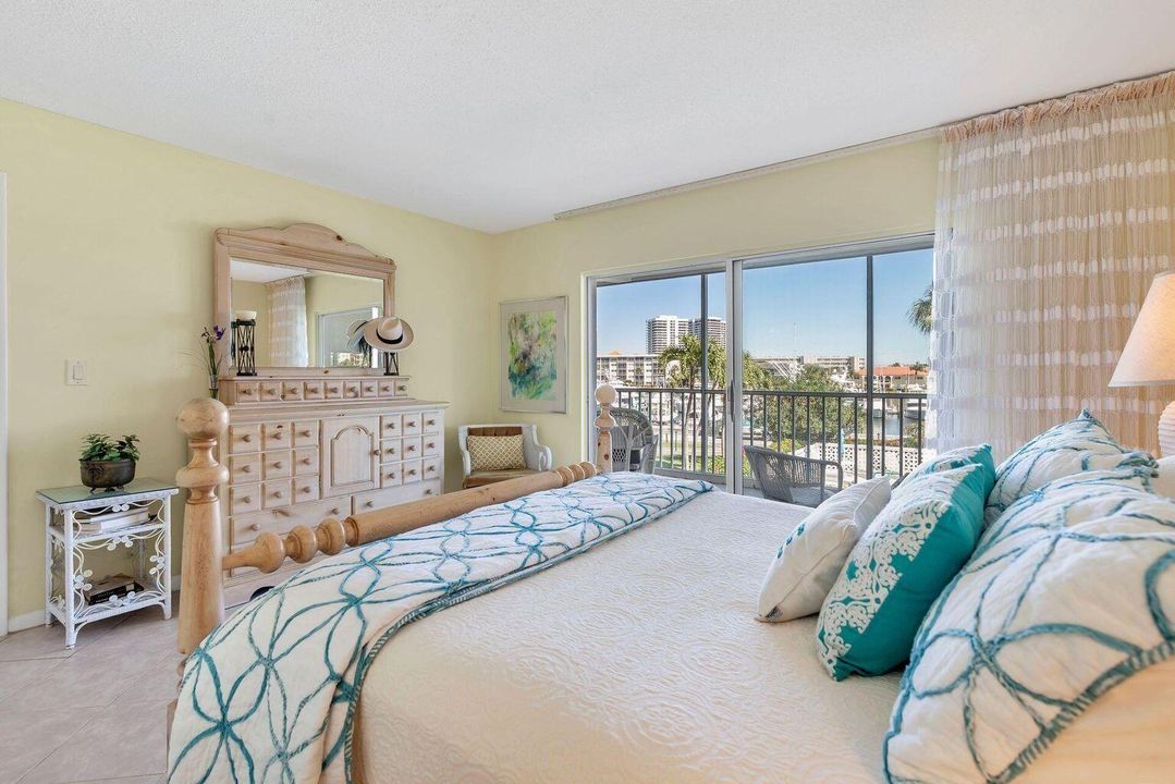 For Rent: $2,500 (2 beds, 2 baths, 1125 Square Feet)