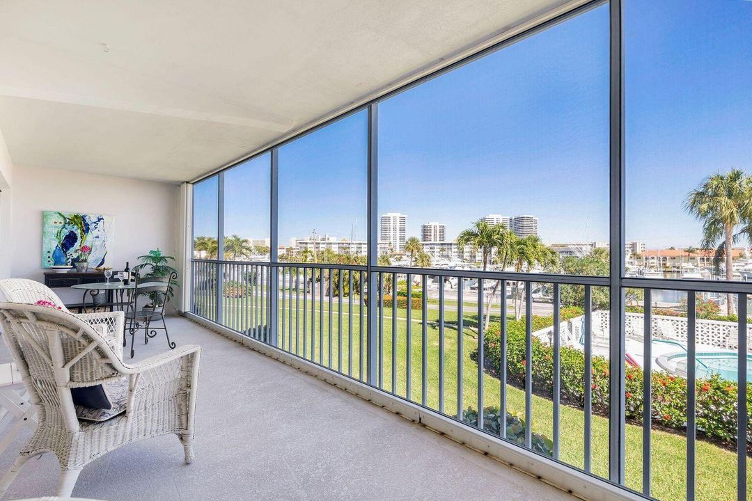 For Rent: $2,500 (2 beds, 2 baths, 1125 Square Feet)