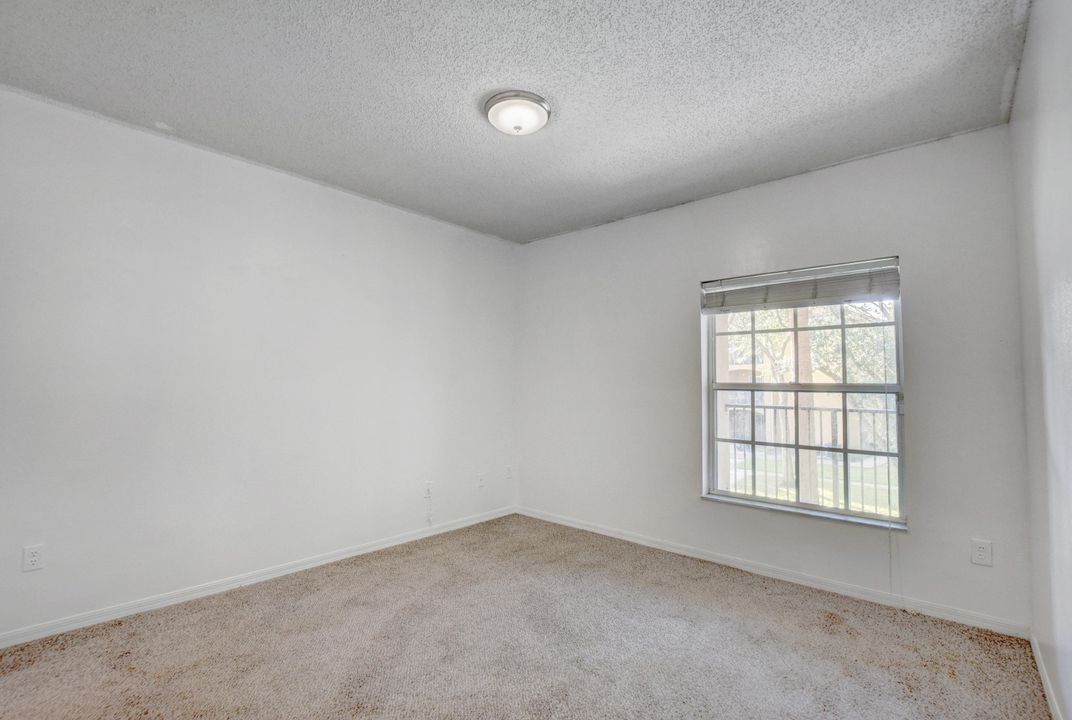 For Rent: $1,650 (1 beds, 1 baths, 689 Square Feet)