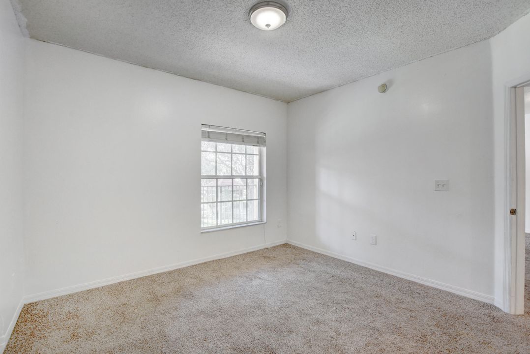 For Rent: $1,650 (1 beds, 1 baths, 689 Square Feet)