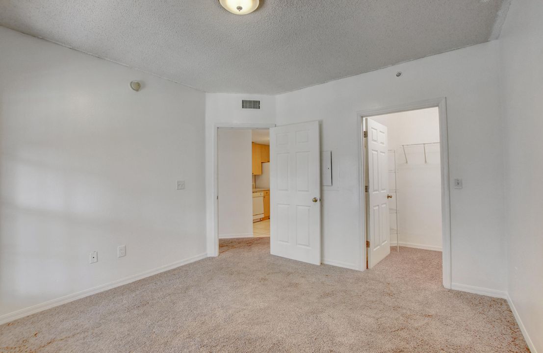 For Rent: $1,650 (1 beds, 1 baths, 689 Square Feet)