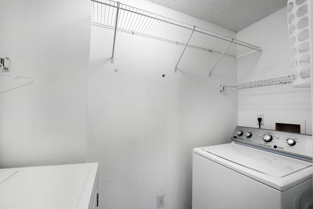 For Rent: $1,650 (1 beds, 1 baths, 689 Square Feet)