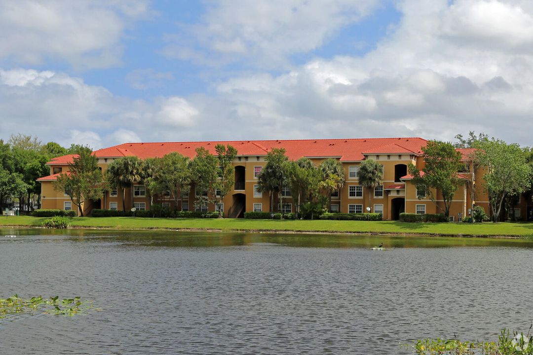 For Rent: $1,650 (1 beds, 1 baths, 689 Square Feet)