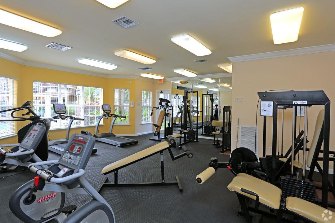 For Rent: $1,650 (1 beds, 1 baths, 689 Square Feet)