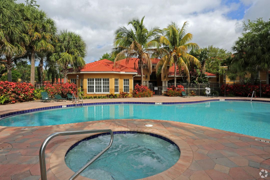 For Rent: $1,650 (1 beds, 1 baths, 689 Square Feet)