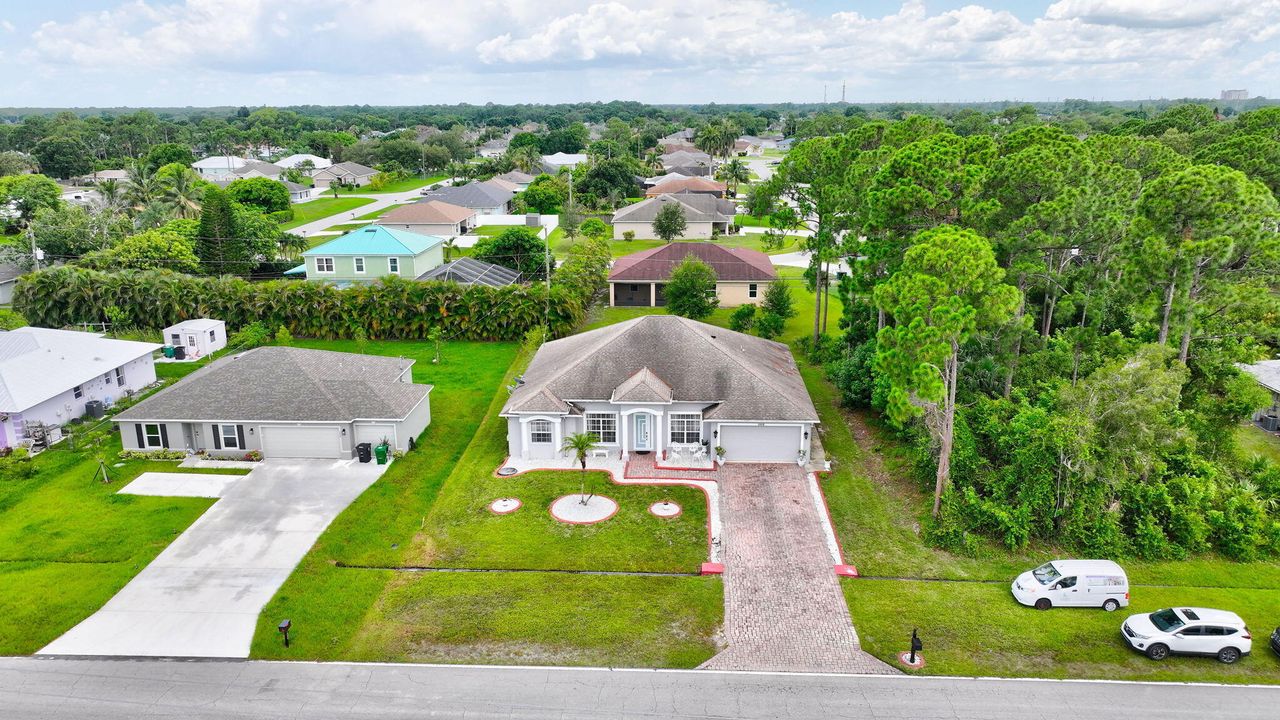 Active With Contract: $479,900 (4 beds, 3 baths, 2447 Square Feet)