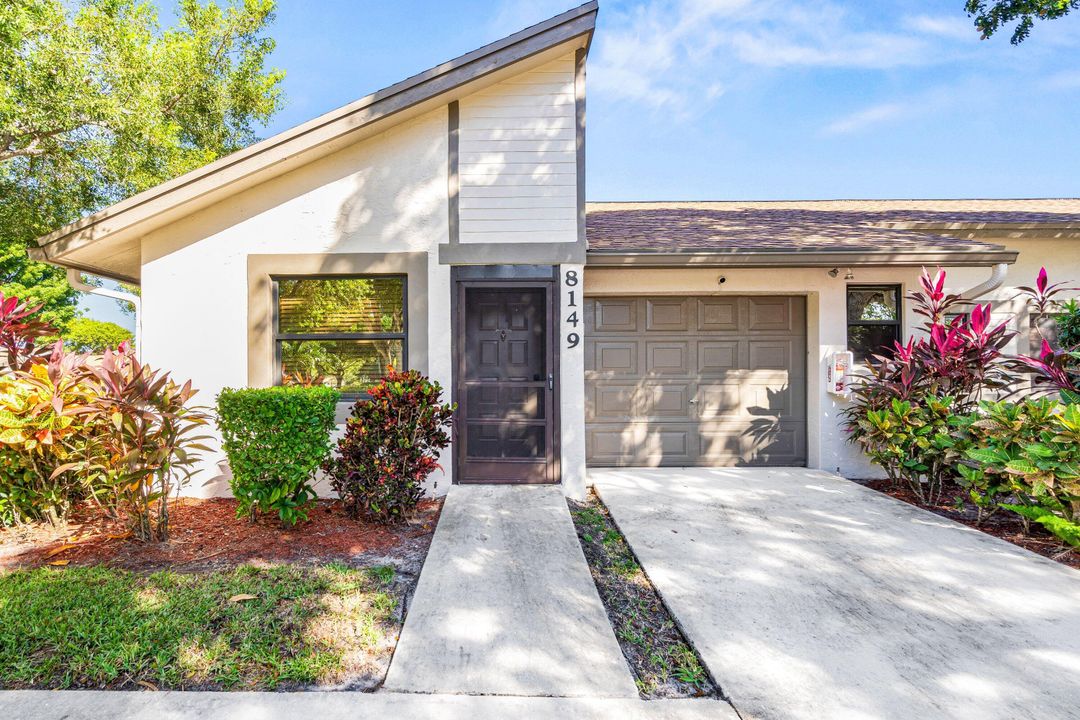 Activo con contrato: $240,000 (2 camas, 2 baños, 1148 Pies cuadrados)