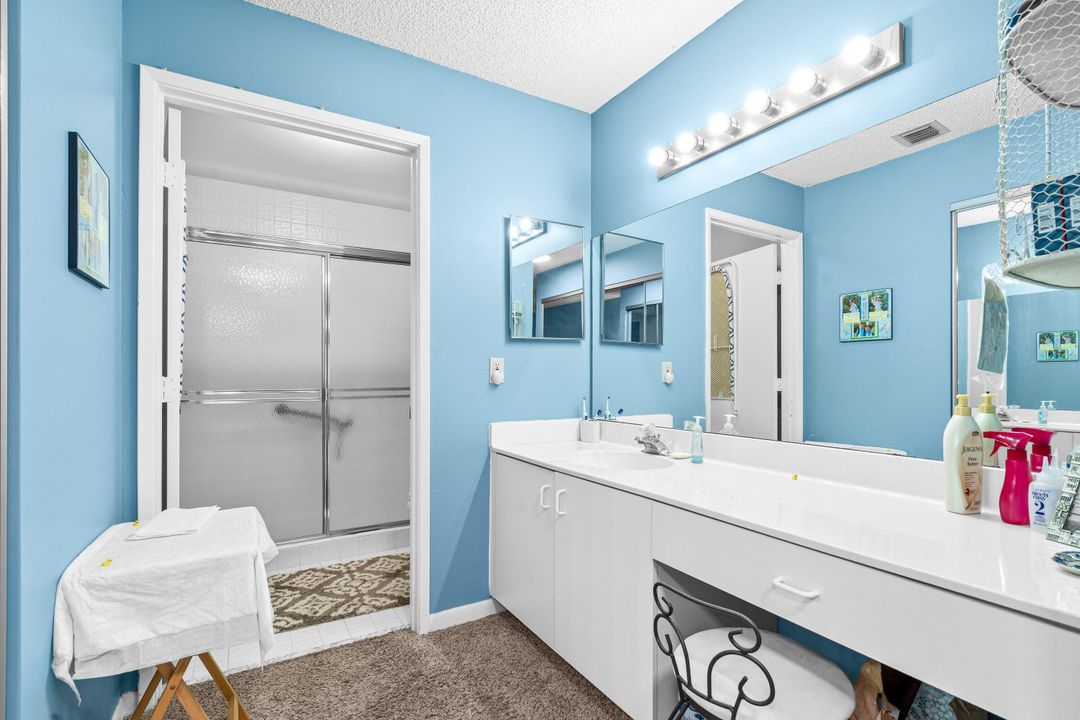 Activo con contrato: $240,000 (2 camas, 2 baños, 1148 Pies cuadrados)