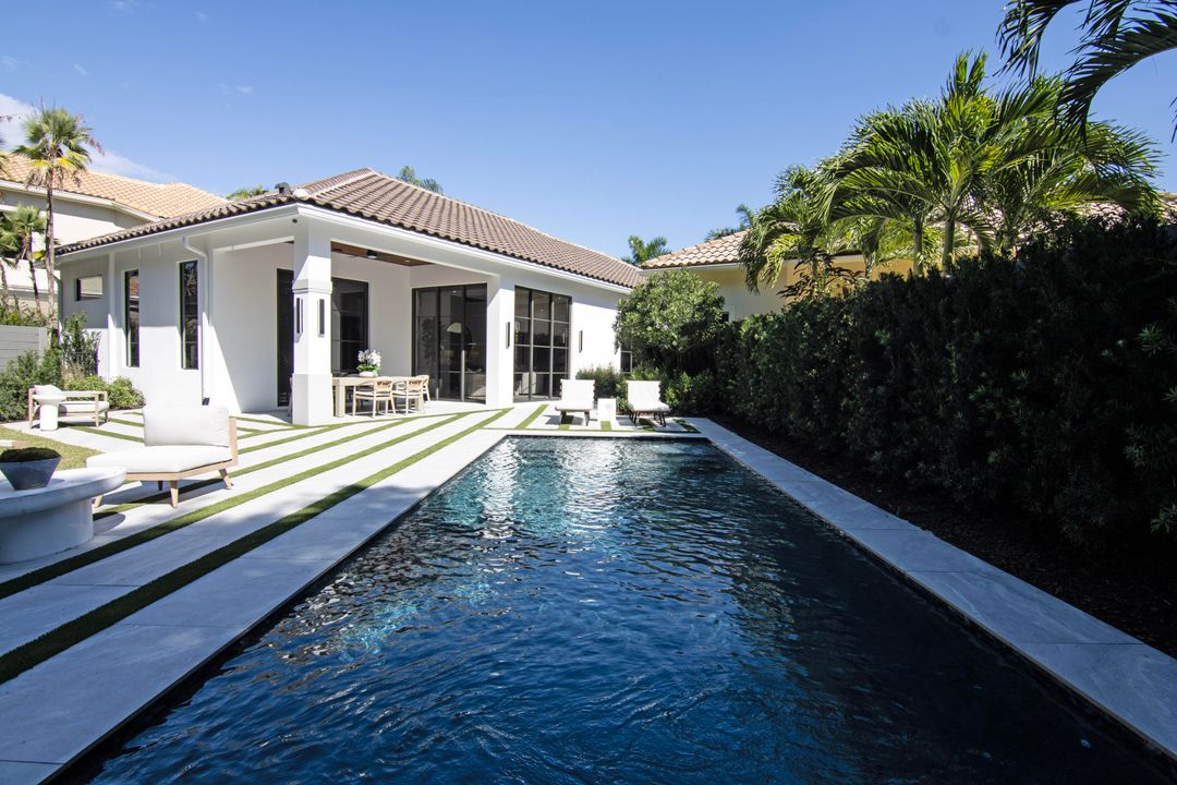 For Sale: $2,895,000 (3 beds, 3 baths, 2356 Square Feet)