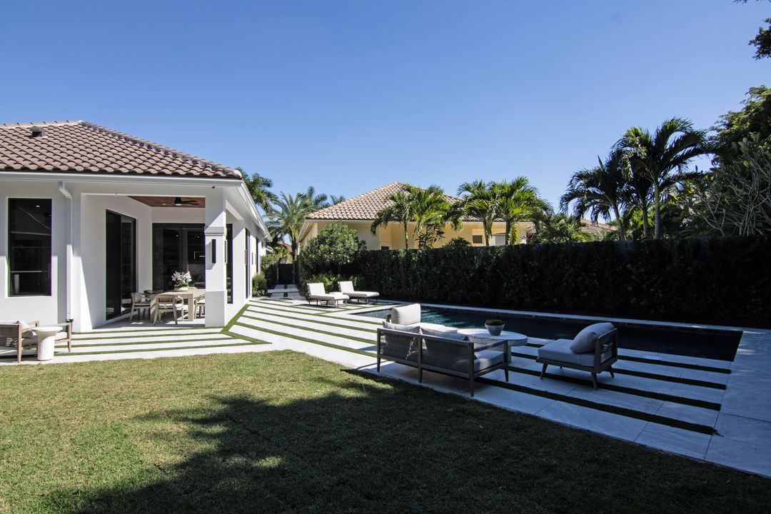 For Sale: $2,895,000 (3 beds, 3 baths, 2356 Square Feet)