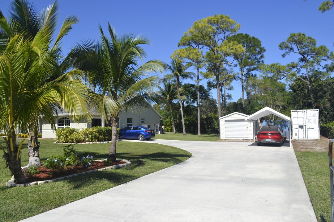 合同活跃: $689,000 (4 贝兹, 2 浴室, 2203 平方英尺)