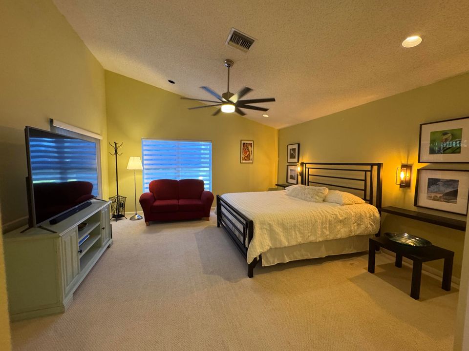 En Venta: $579,900 (3 camas, 3 baños, 2411 Pies cuadrados)