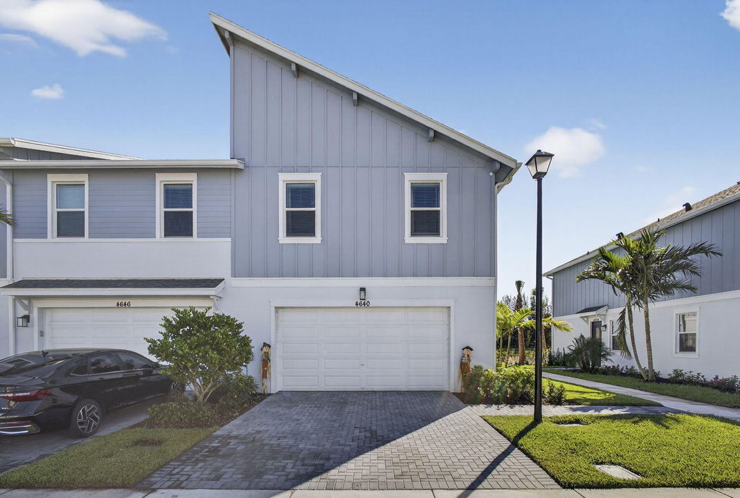 合同活跃: $477,000 (3 贝兹, 2 浴室, 1679 平方英尺)