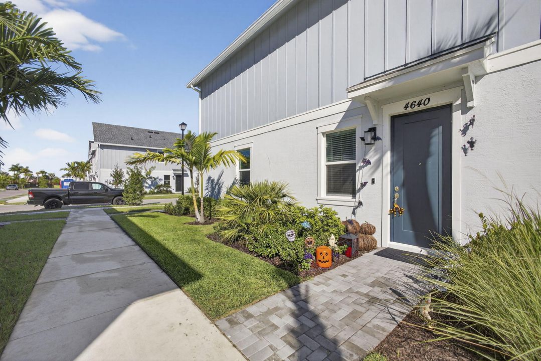 合同活跃: $477,000 (3 贝兹, 2 浴室, 1679 平方英尺)