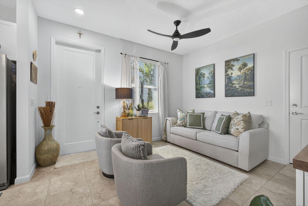 合同活跃: $477,000 (3 贝兹, 2 浴室, 1679 平方英尺)