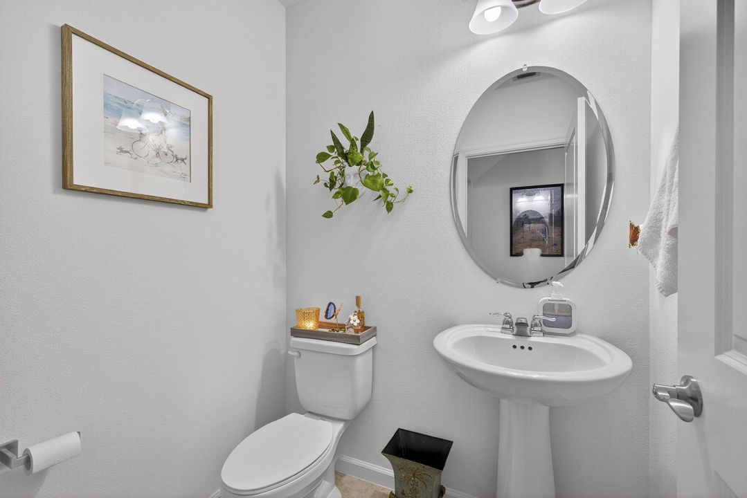 合同活跃: $477,000 (3 贝兹, 2 浴室, 1679 平方英尺)