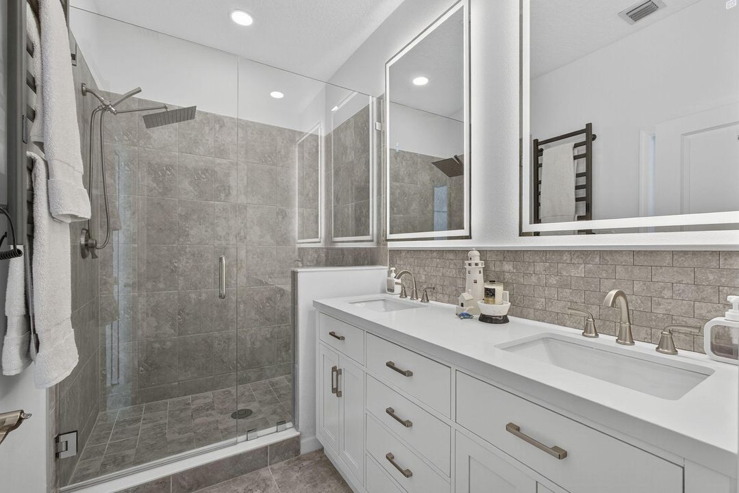 合同活跃: $477,000 (3 贝兹, 2 浴室, 1679 平方英尺)