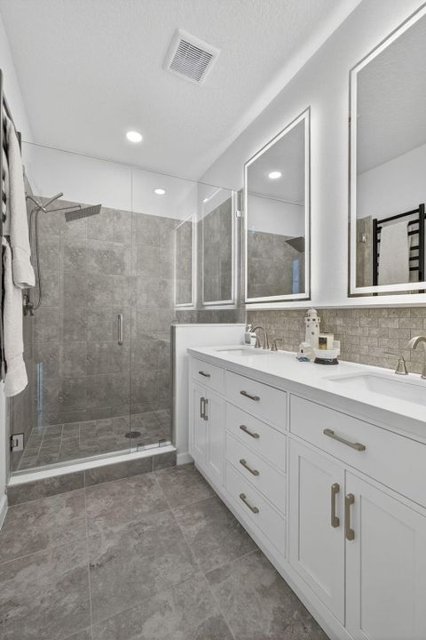 合同活跃: $477,000 (3 贝兹, 2 浴室, 1679 平方英尺)