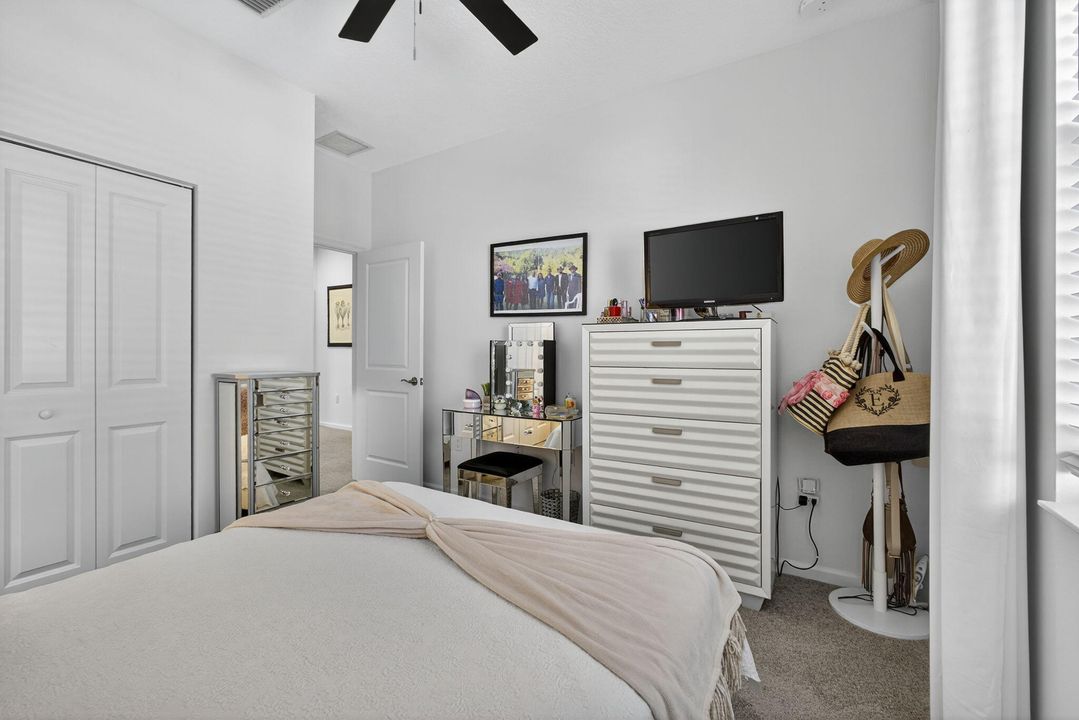 合同活跃: $477,000 (3 贝兹, 2 浴室, 1679 平方英尺)