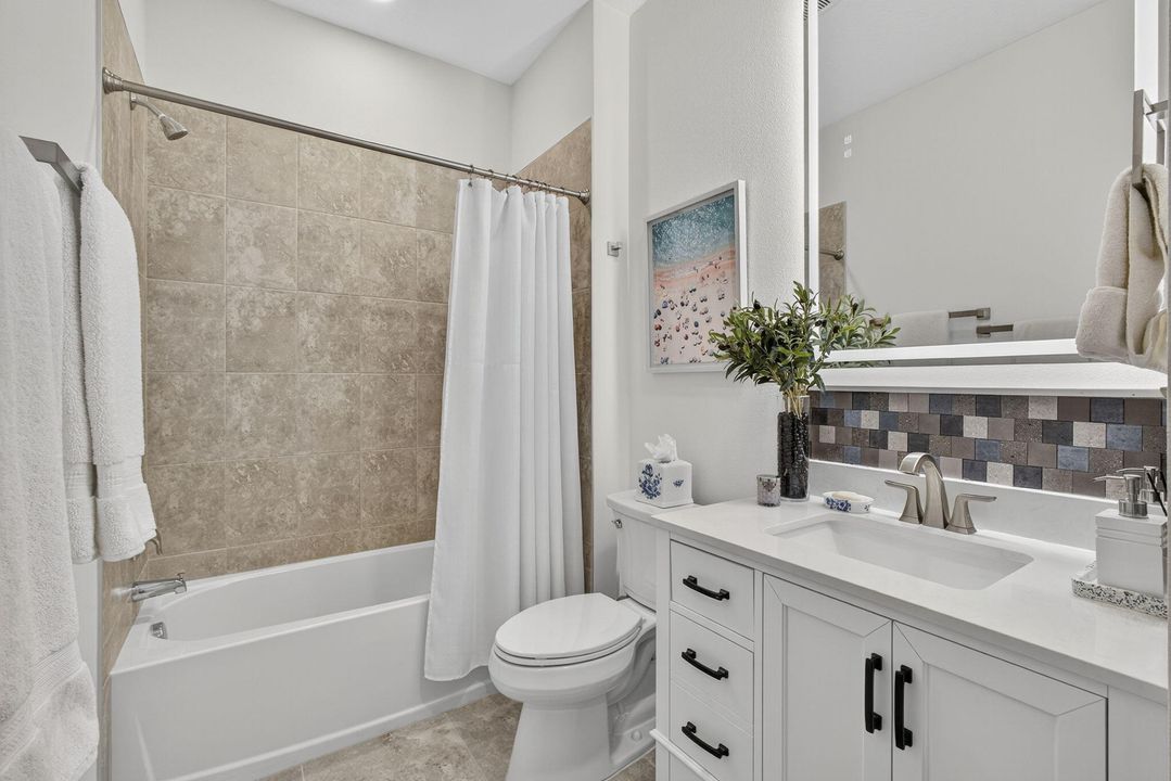 合同活跃: $477,000 (3 贝兹, 2 浴室, 1679 平方英尺)