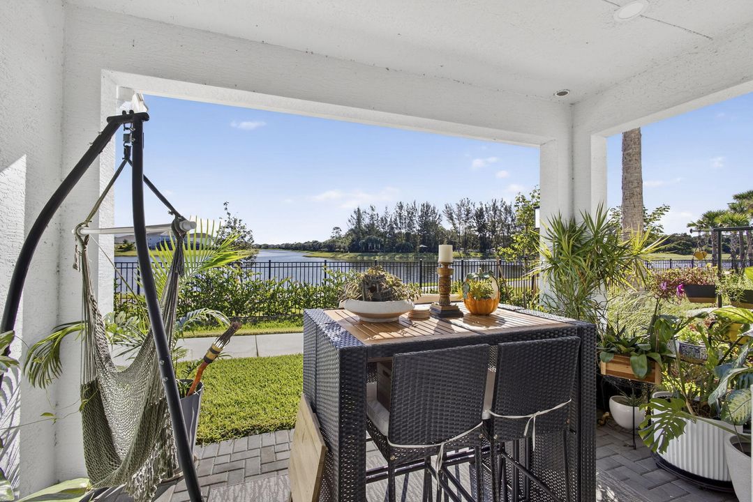 合同活跃: $477,000 (3 贝兹, 2 浴室, 1679 平方英尺)