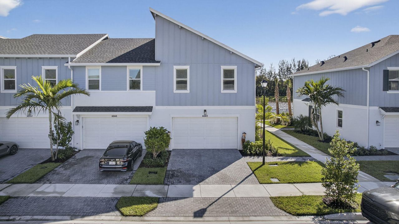 合同活跃: $477,000 (3 贝兹, 2 浴室, 1679 平方英尺)