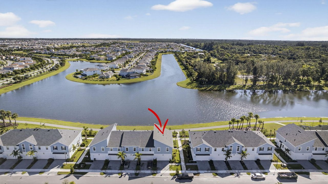 合同活跃: $477,000 (3 贝兹, 2 浴室, 1679 平方英尺)