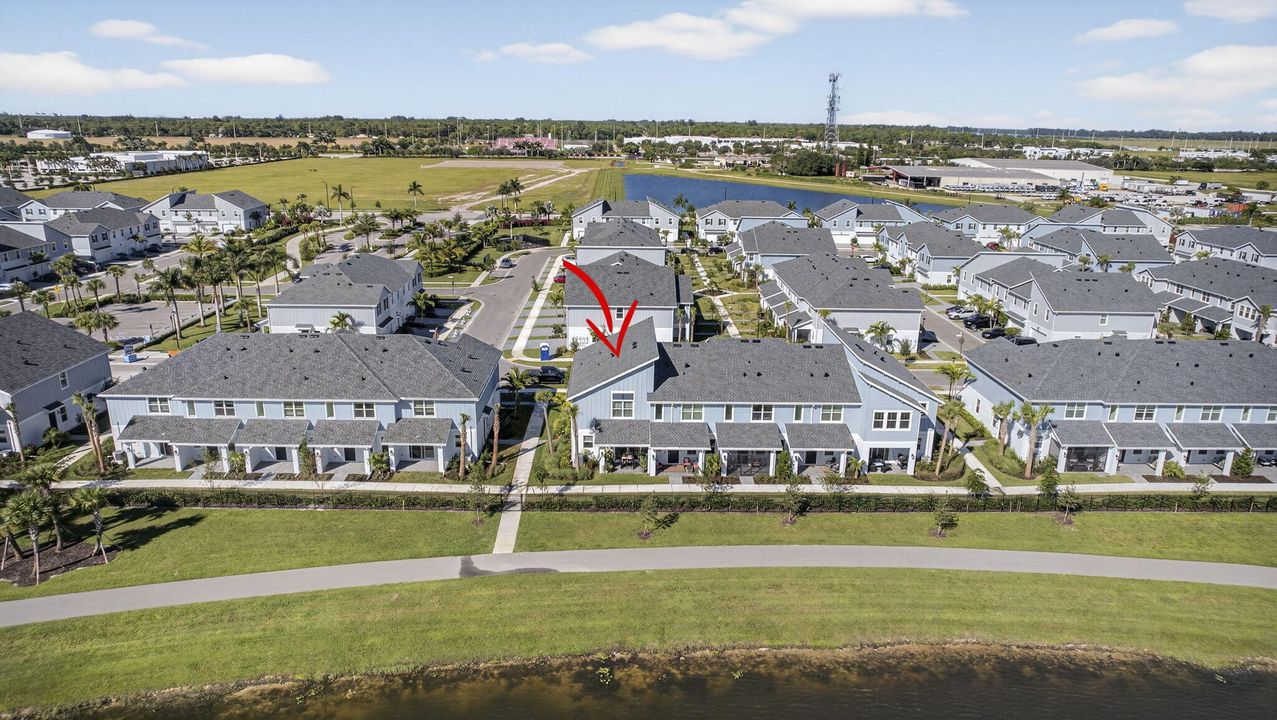 合同活跃: $477,000 (3 贝兹, 2 浴室, 1679 平方英尺)