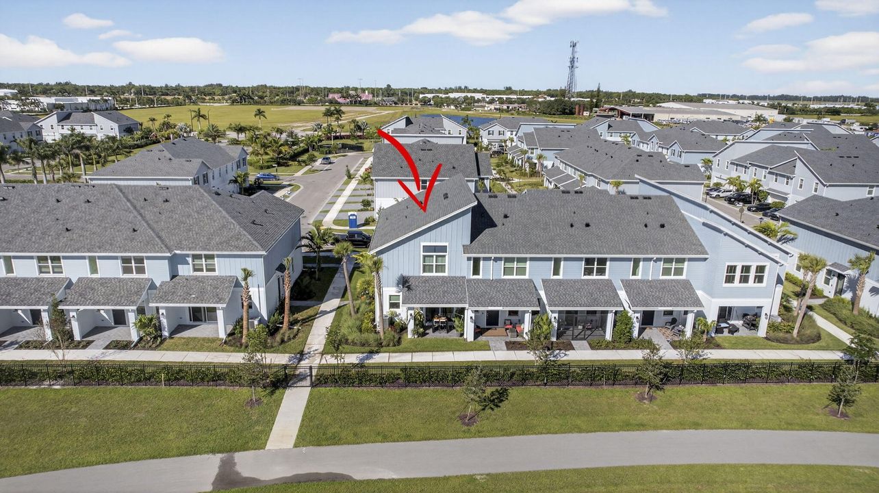 合同活跃: $477,000 (3 贝兹, 2 浴室, 1679 平方英尺)