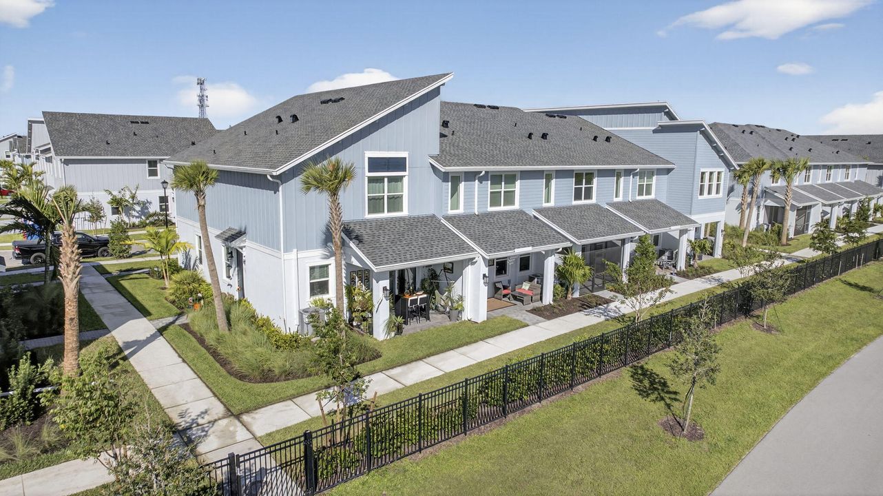 合同活跃: $477,000 (3 贝兹, 2 浴室, 1679 平方英尺)