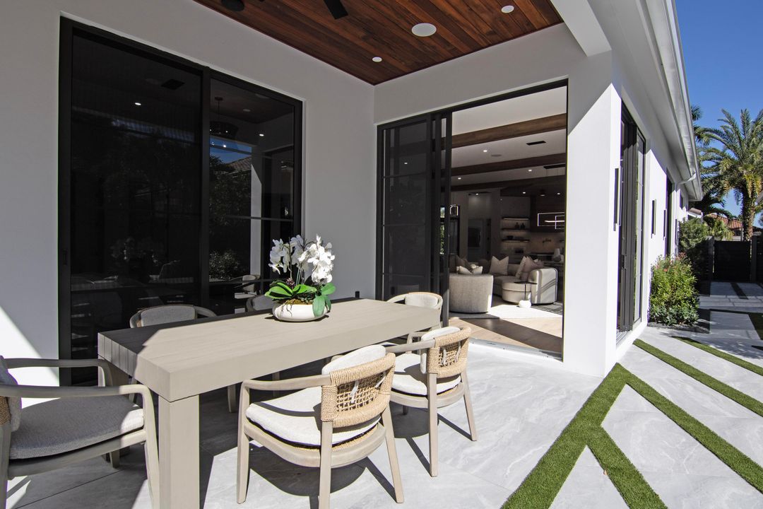 For Sale: $2,895,000 (3 beds, 3 baths, 2356 Square Feet)